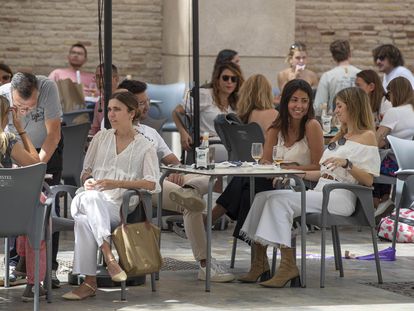A sidewalk café in the center of Murcia, Spain.