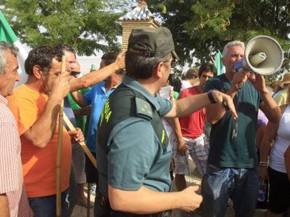 Fifty or so laborers were evicted from Las Turquillas estate in Osuna on Friday. 