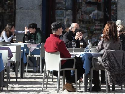 Rules for how many people may sit at tables in Madrid bars and restaurants have just been changed.