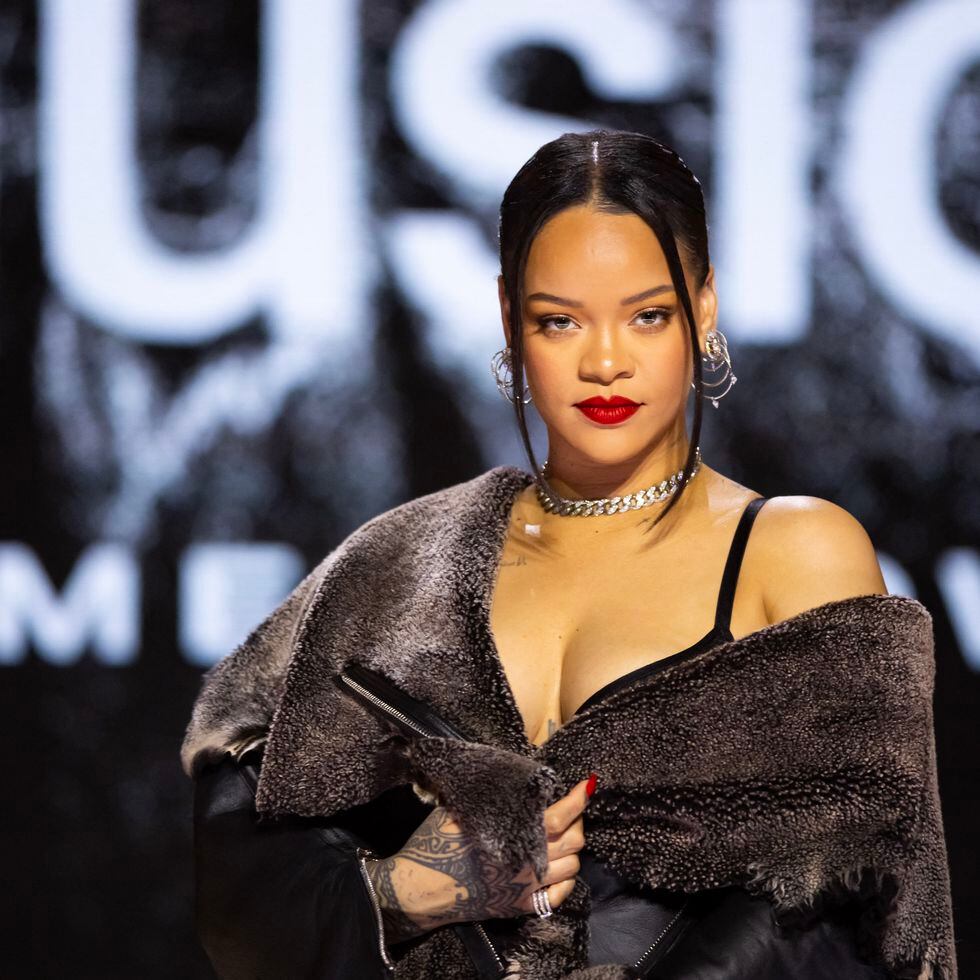 Rihanna promises 'jam-packed' Super Bowl halftime show in 1st live event in  7 years