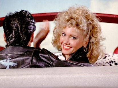 LOS ANGELES - JUNE 16: The movie "Grease", directed by Randal Kleiser. Seen here, Olivia Newton-John as Sandy, waves goodbye.  Initial theatrical release of the film, June 16, 1978. Screen capture. Paramount Pictures. (Photo by CBS via Getty Images)