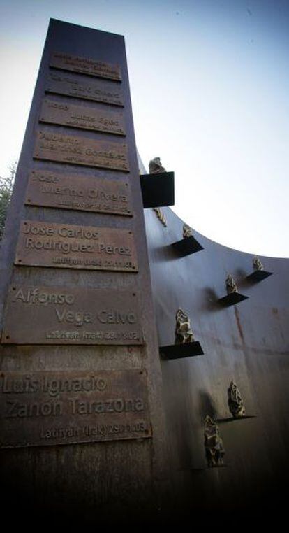 A memorial to the seven CNI operatives killed in an ambush south of Baghdad in November 2003. 