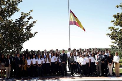 The Spanish royal family and a group of students observe a minute's silence after the Nice attack.