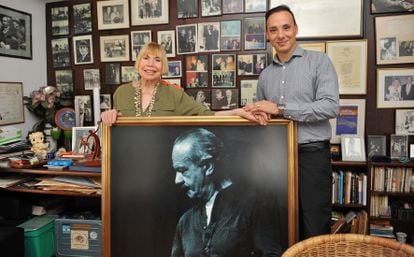 Astor Piazzolla’s widow Laura Escalada and his grandson Daniel Villaflor Piazzolla, in the family home in Buenos Aires.