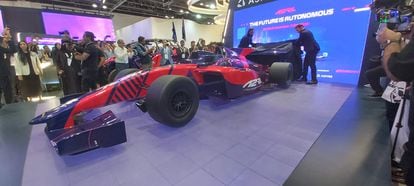 Presentation of Aspire’s A2RL driverless racing car model in Dubai.