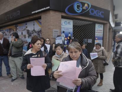 Ecuadorian citizens outside OGC headquarters in Madrid this week.