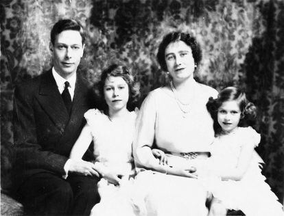 Portrait of the British royal family in April 1937. Pictured, King George VI with his wife Elizabeth and the princesses Elizabeth and Margaret. 