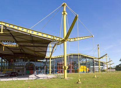 The Renault Distribution Center in Swindon, England, designed by Norman Foster, featuring the industrial design style pioneered by the Pompidou Center in Paris.