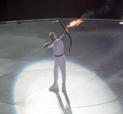 Antonio Rebollo gets ready to fire the Olympic flame in 1992.