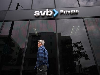 The SVB Private logo is displayed outside of a Silicon Valley Bank branch in Santa Monica, California on March 20, 2023.