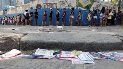 Brazilians waiting to vote in Rio de Janeiro.