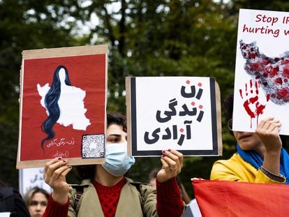 Women protest the Iranian regime at The Hague on Friday.
