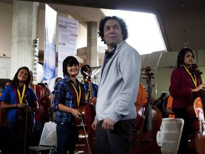 Gustavo Dudamel, with members of his youth orchestra in February 2016 in Caracas.