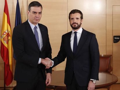 Caretaker Prime Minister Pedro Sánchez and PP leader Pablo Casado on Monday.