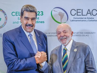 Nicolás Maduro and Lula da Silva at the CELAC summit in Saint Vincent and the Grenadines.