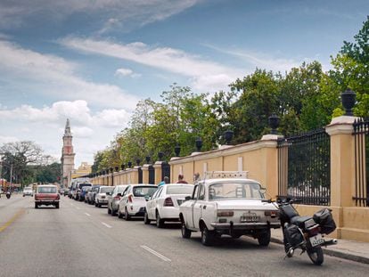 Queue of vehicles waiting to refuel, last week in Havana.