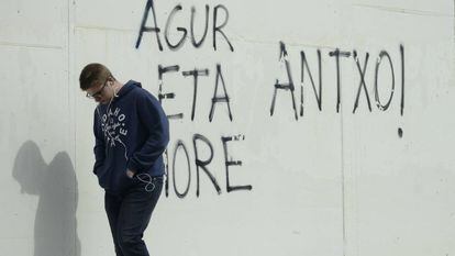 Anti-ETA graffiti.