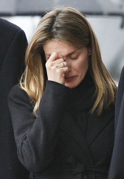 Letizia at her sister Erika’s funeral in 2007.