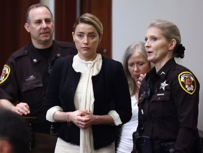 Amber Heard returns from a break on the second day of her testimony in the trial against Johnny Depp.