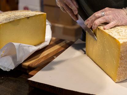Cheddar cheese, originally from Somerset County (United Kingdom), has become a culinary classic around the world.