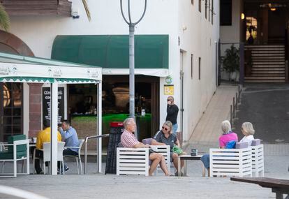 The Canary Island of La Gomera entered Phase 1 on Monday, which allows sidewalk cafes to be open at 50% capacity. 