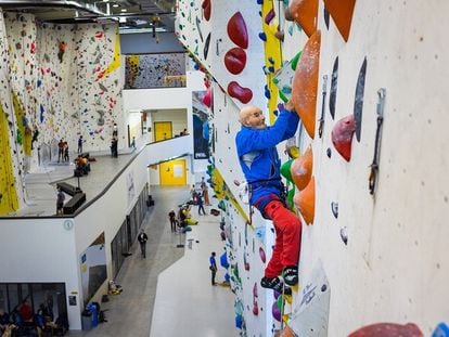 Marcel Rémy climbing a rock wall just days after his 99th birthday