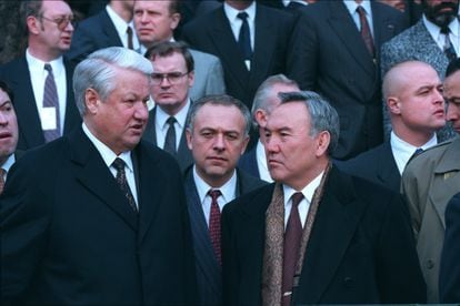 Left to right: Boris Yeltsin, Andrei Kozyrev and the president of Kazakhstan, Nusurtan Nazarbayev, in Budapest in1994.