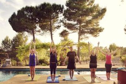 Yoga session at +Qi, Banyeres de Mariola (Alicante).