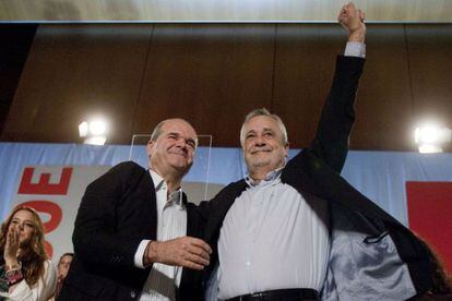 Chaves and Griñán during a Socialist rally in Cádiz.