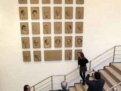 Portraits of Spanish politicians in the Senate building.