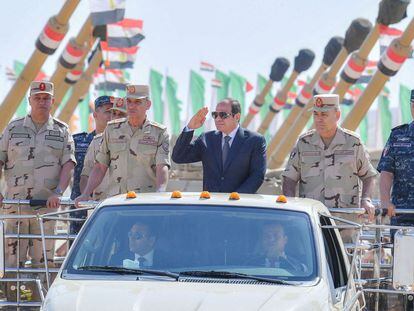 Egyptian President Abdel Fattah al-Sisi inspects the Egyptian military units in Suez, Egypt, October 25, 2023.