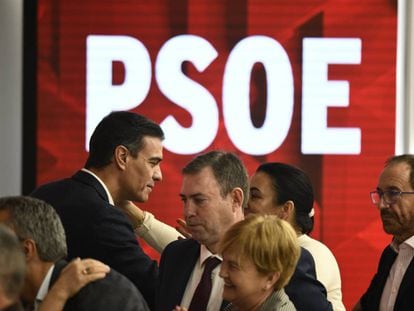 Caretaker PM Pedro Sánchez at an executive committee meeting on Monday.
