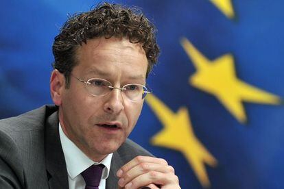 Eurogroup chief Jeroen Dijsselbloem talks to media during a press conference at the Finance Ministry in Athens on May 31, 2013. 