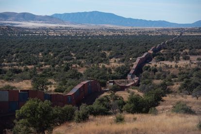 The container wall on the border of Mexico and Arizona, which the Republican state government constructed to plug gaps in the permanent border wall initiated during the presidency of Donald Trump.