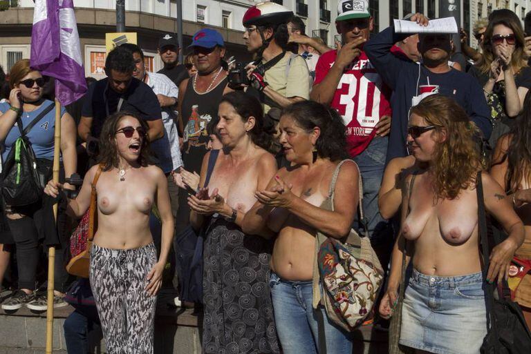 Tetazo March In Argentina Hundreds Of Women Stage Mass Tetazo March In Argentina Hundreds Of Women Stage Mass