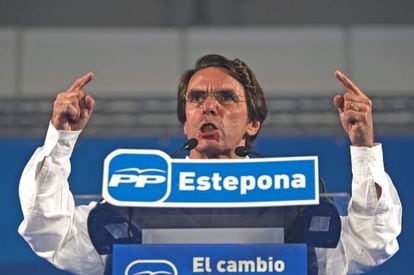 Former Prime Minister Jos&eacute; Mar&iacute;a Aznar at a Popular Party meeting.