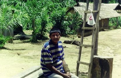 Aruká Juma in a photo taken in 1998 by Edmundo Peggion, when the authorities transferred him and his family to the Uru-eu-wau-wau indigenous land.