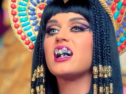 Katy Perry’s grill, as seen in her video of the song ‘Dark Horse.’