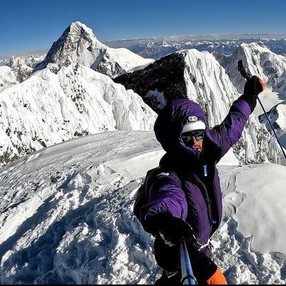 Benjamin Védrines, at the summit of Broad Peak