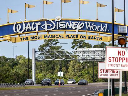 Cars pass under one of the Walt Disney World gateways in Kissimmee, Florida, USA, 03 November 2023.