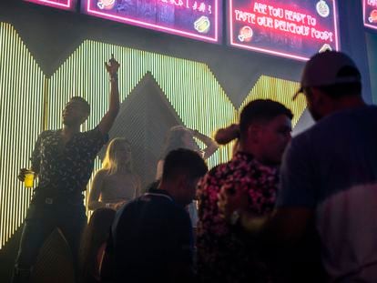 People dancing at Congo nightclub in Cancún on April 1.
