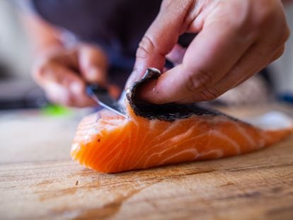 Salmon is considered healthy food under the new FDA guidelines.