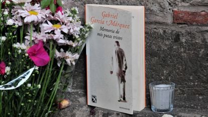 People leave books and flowers at García Márquez's home in Mexico City where he died on Thursday.