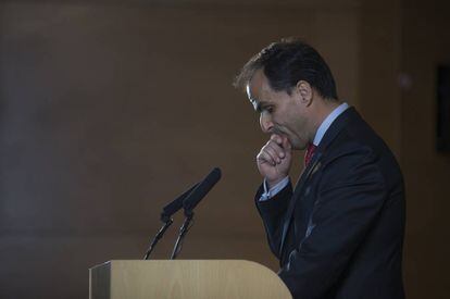 King Juan Carlos University head Javier Ramos at a Friday press conference.