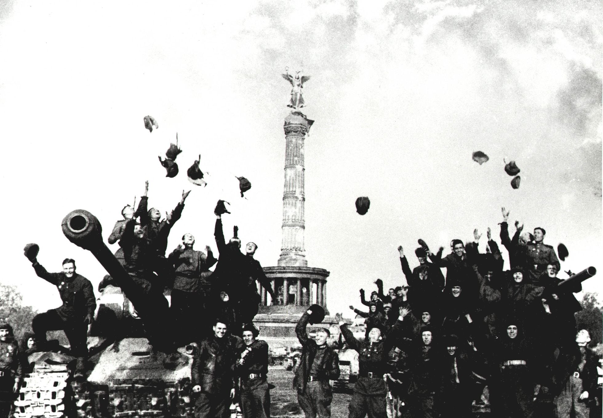 Фотографии на 9 мая день победы черно белые